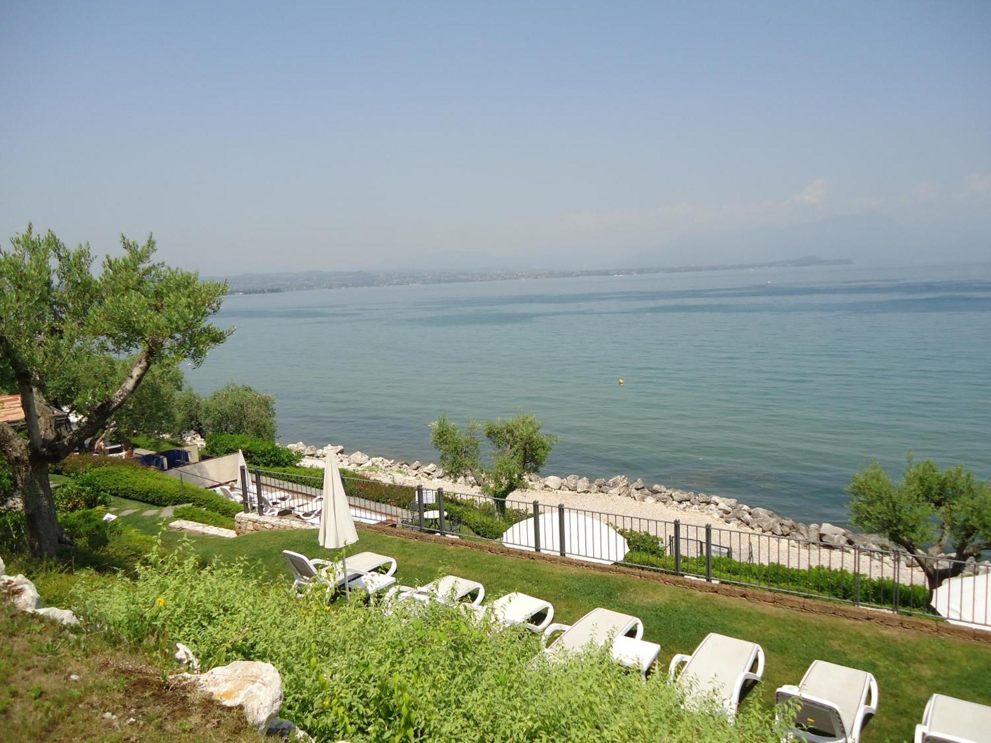 Hotel Acquaviva Del Garda Desenzano del Garda Exterior photo